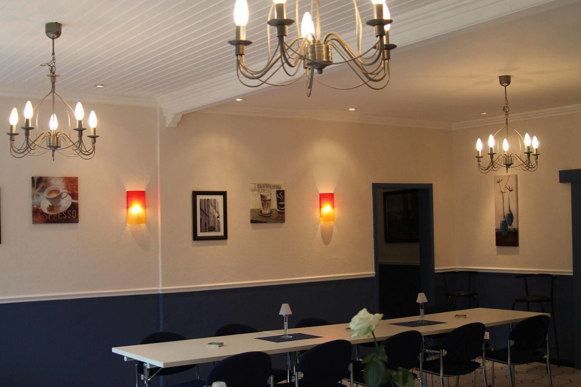 Smart Hostel By Landgasthof Velber 24H7D Seelze Exterior foto